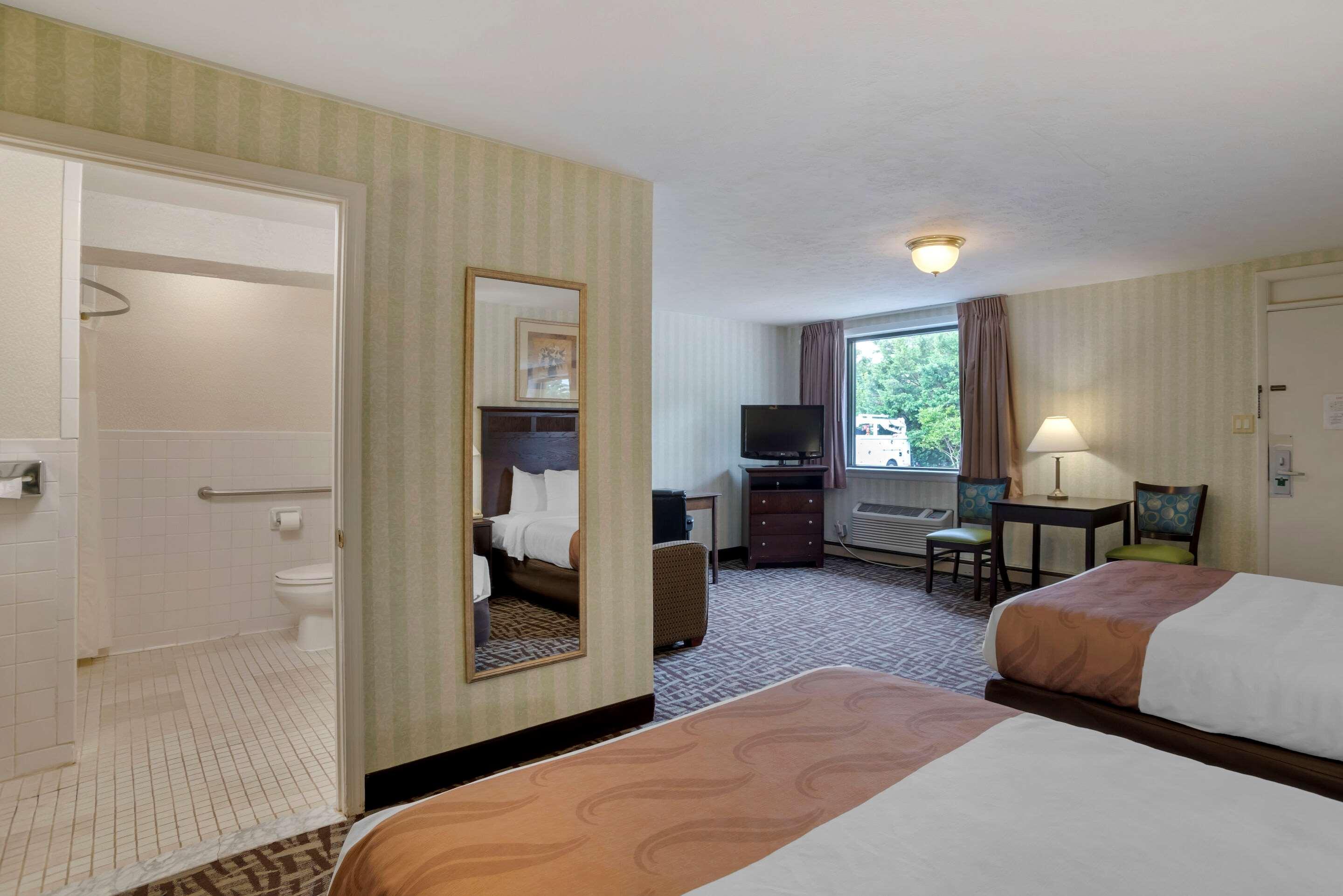 Quality Inn Fredericksburg Near Historic Downtown Eksteriør billede