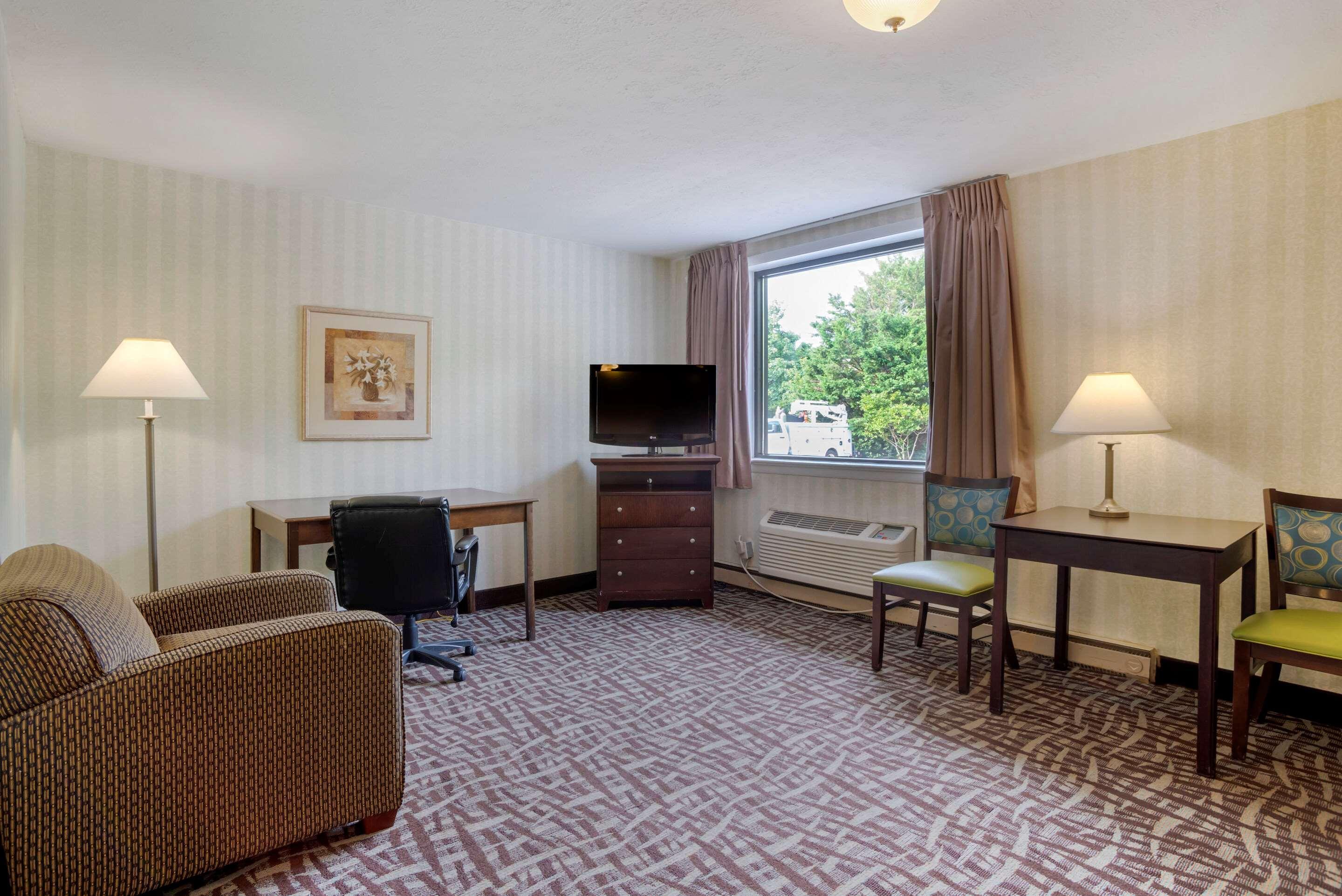 Quality Inn Fredericksburg Near Historic Downtown Eksteriør billede