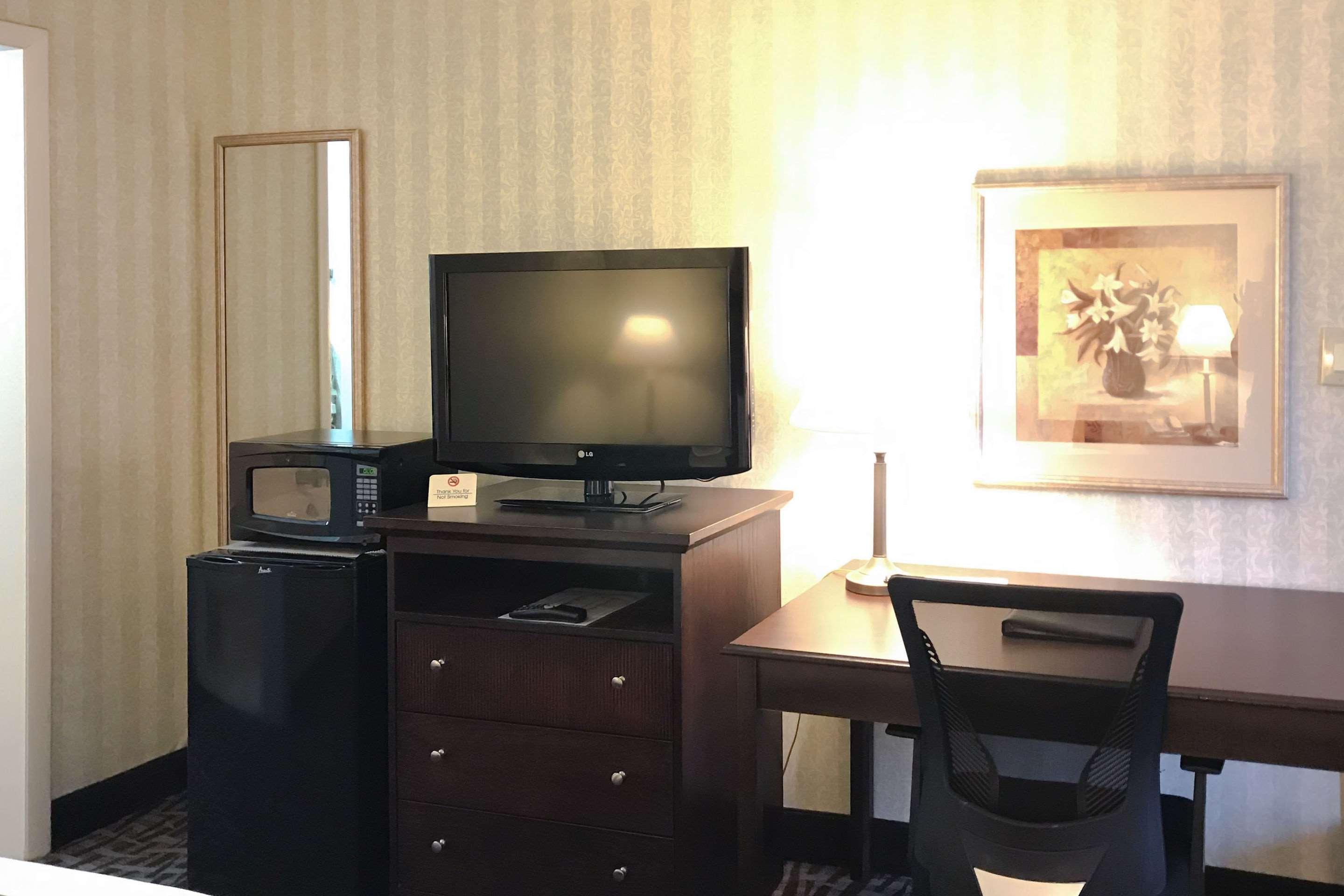 Quality Inn Fredericksburg Near Historic Downtown Eksteriør billede