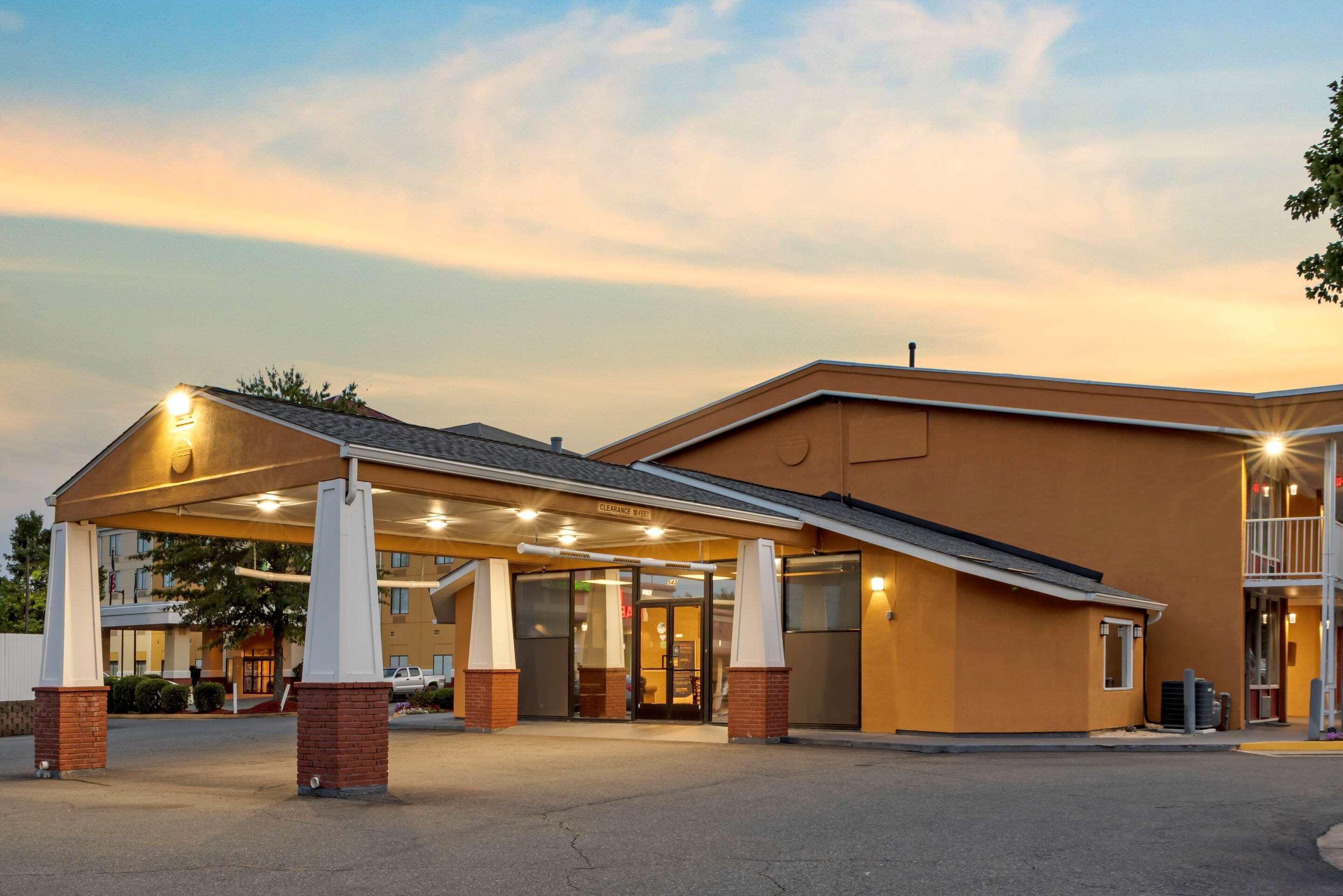 Quality Inn Fredericksburg Near Historic Downtown Eksteriør billede